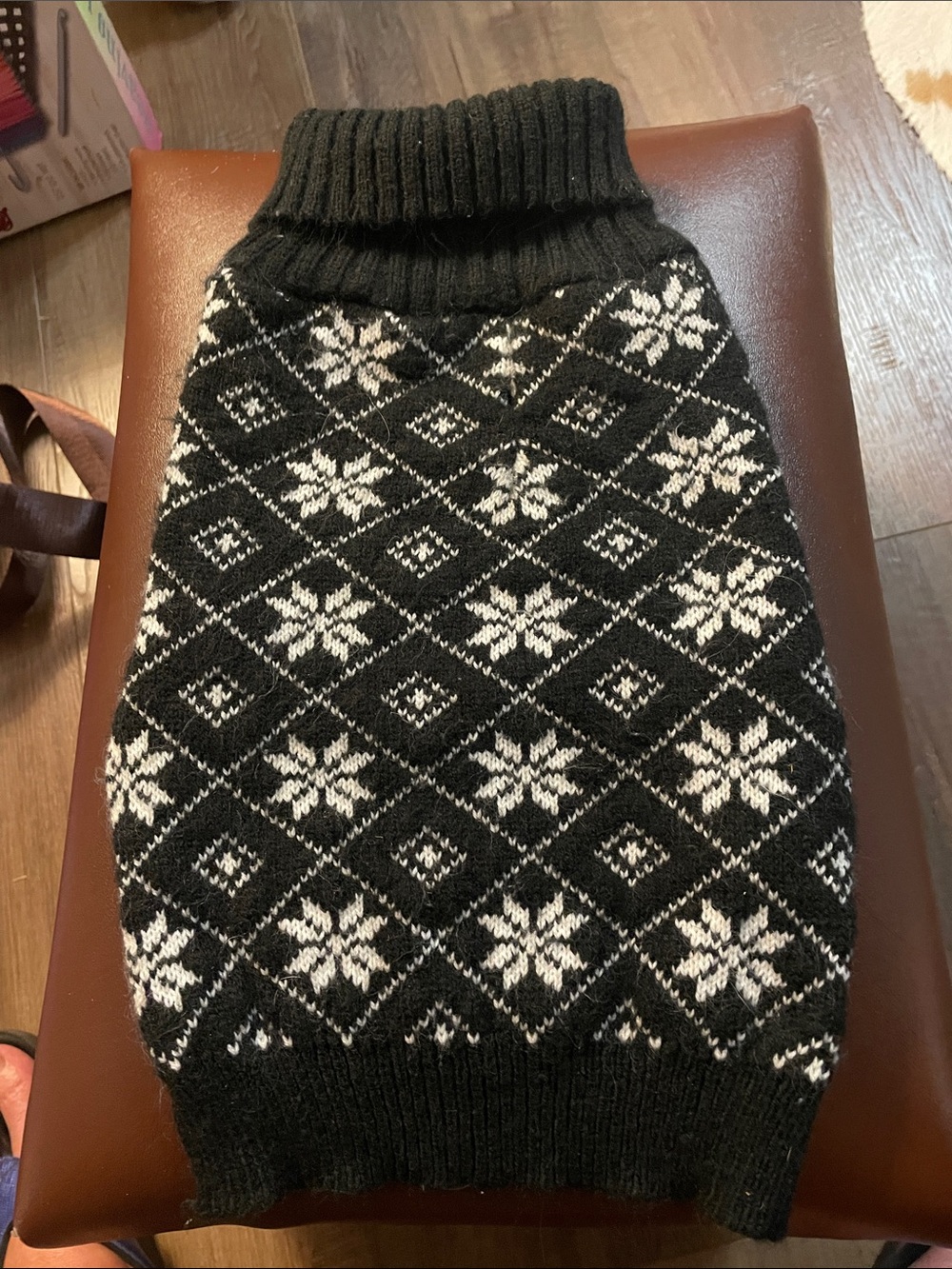 Live Love Bark Dog black sweater M